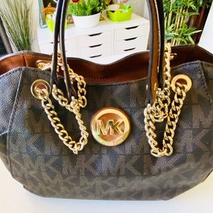 ❤️AUTH Michael Kors Women’s Monogram Purses